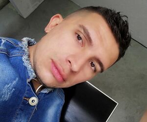 Alex 34