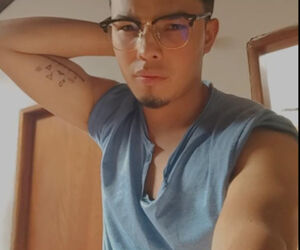 Adrian Junior 